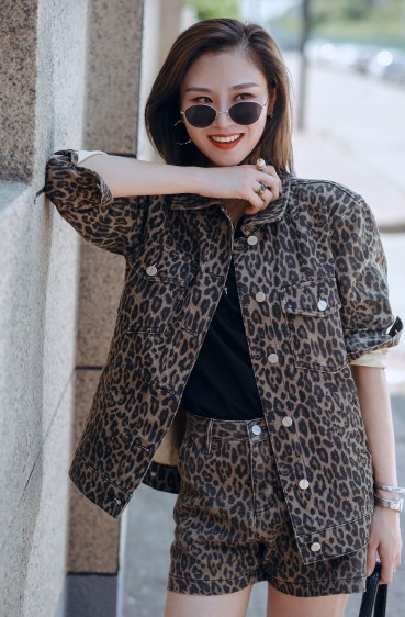 IN STYLE<br>咖豹纹牛仔外套