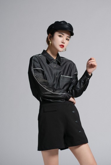 IN STYLE<br>中性风衬衣