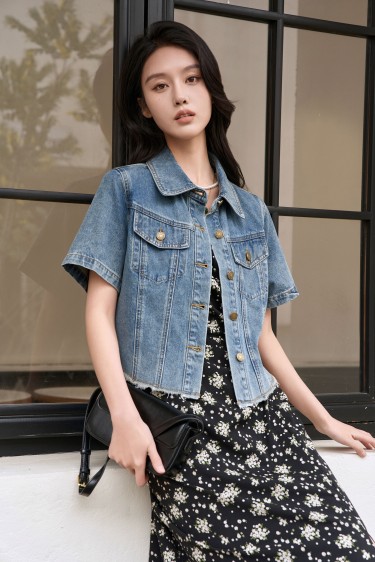 VINTAGE<br>复古牛仔短外套