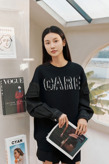 VINTAGE<br>牛仔拼接圆领卫衣