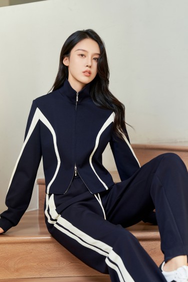 LEISURE<br>高领翻领外套
