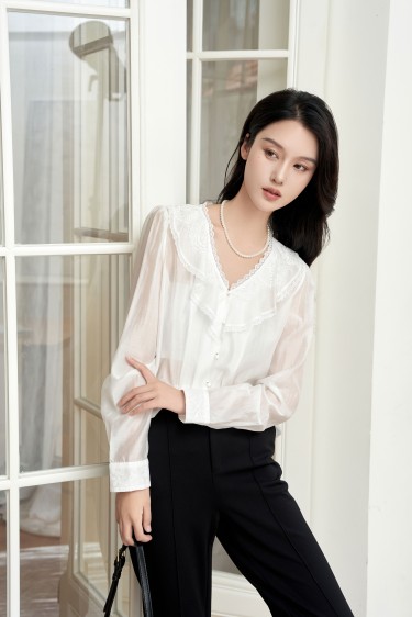 LEISURE<br>优雅舒适上衣