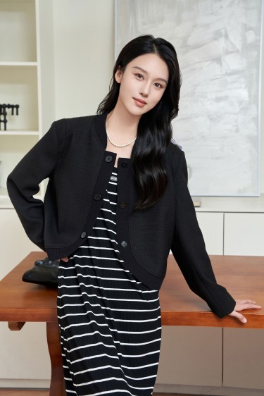 IN STYLE<BR>立体字母胶印工艺外...