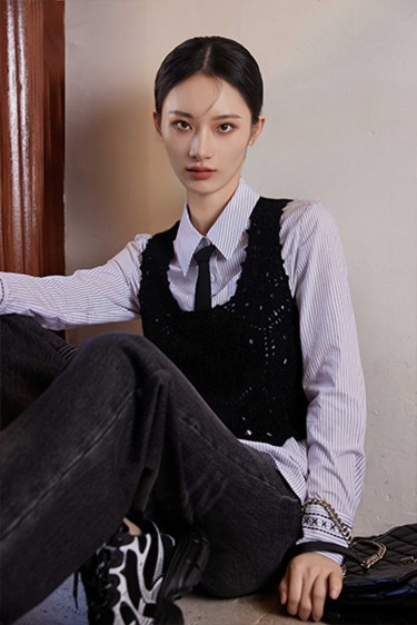 IN STYLE<br>手勾毛织马甲