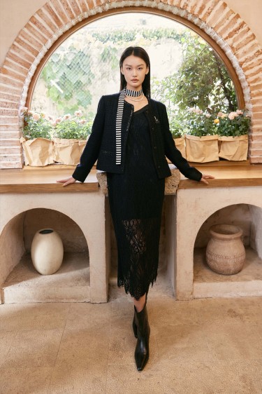 FASHION<br>浪漫蕾丝镂空吊带连...