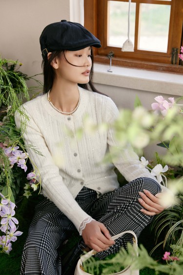 FASHION<br>白色圆领经典百搭小...