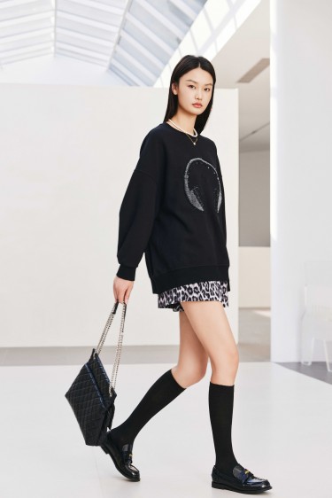 FASHION<br>圆领黑色卫衣